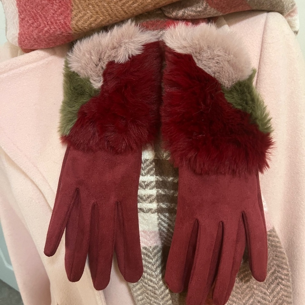 Beautiful!  Red, Pink & Green Gloves